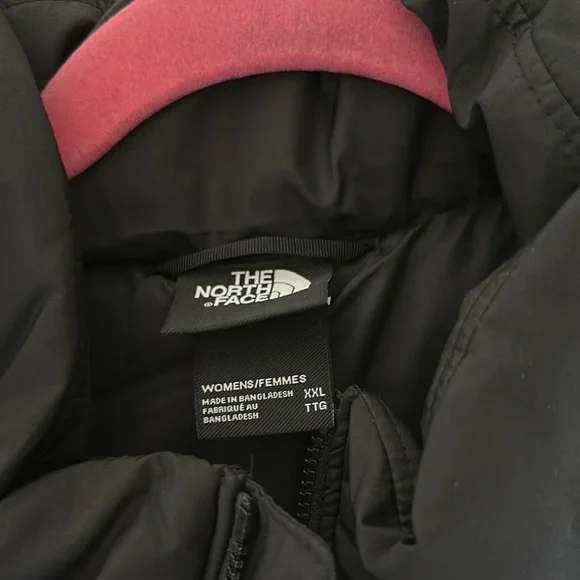 The North Face Black Puffer Vest - Picture 3 of 4